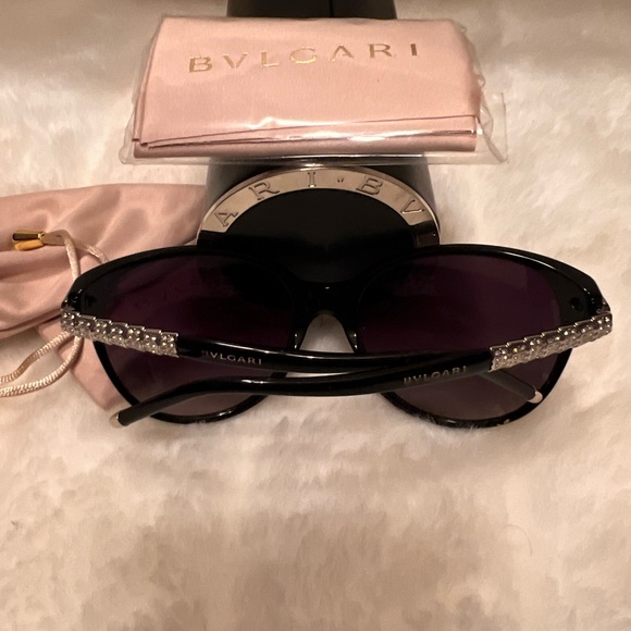 Authentic Bvlgari designer sunglasses with crystals on the sides - Picture 4 of 10